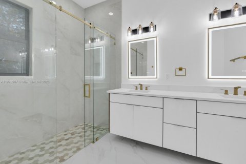 Villa ou maison à vendre à Lehigh Acres, Floride: 3 chambres, 465.72 m2 № 1975083 - photo 24