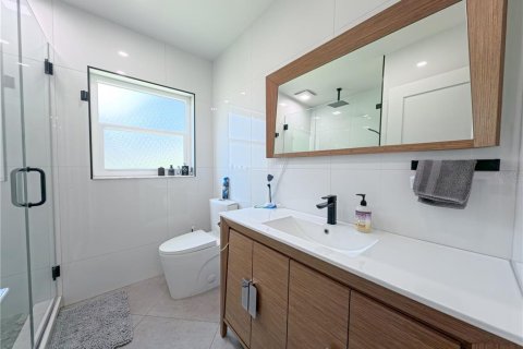 House in Clearwater, Florida 4 bedrooms, 194.82 sq.m. № 2206815 - photo 25