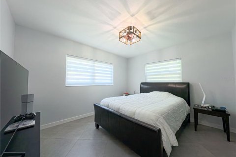 House in Clearwater, Florida 4 bedrooms, 194.82 sq.m. № 2206815 - photo 23