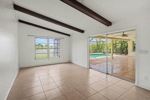 Купить виллу или дом в Кейп-Корал, Флорида 8 комнат, 170.75м2, № 2149635 - фото 20