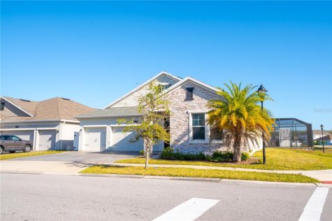 House in Kissimmee, Florida 4 bedrooms, 246.66 sq.m. № 1591243 - photo 3