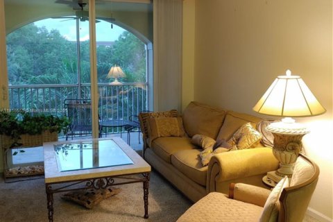 Condo in Fort Myers, Florida, 1 bedroom  № 2014438 - photo 17