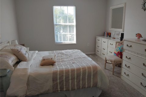 Condo in Fort Myers, Florida, 1 bedroom  № 2014438 - photo 19