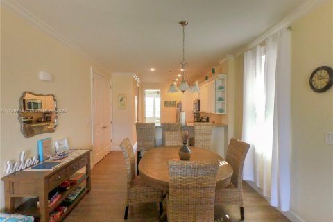 House in Marathon, Florida 4 bedrooms, 175.4 sq.m. № 1860180 - photo 8