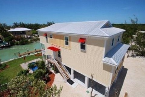 House in Marathon, Florida 4 bedrooms, 175.4 sq.m. № 1860180 - photo 3