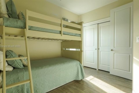 House in Marathon, Florida 4 bedrooms, 175.4 sq.m. № 1860180 - photo 13