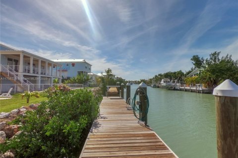 House in Marathon, Florida 4 bedrooms, 175.4 sq.m. № 1860180 - photo 14