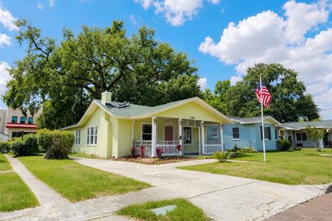House in Lakeland, Florida 3 bedrooms, 122.63 sq.m. № 2122656