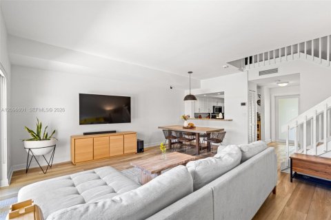 Touwnhouse à louer à Miami, Floride: 3 chambres, 129.32 m2 № 2390205 - photo 14