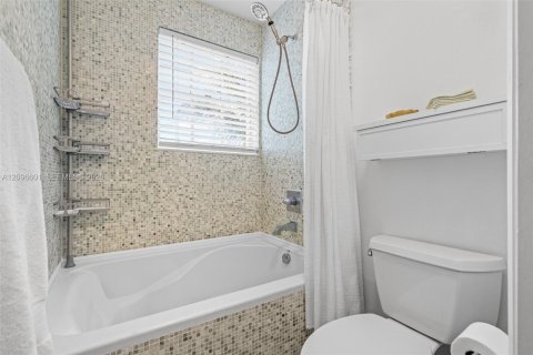 Touwnhouse à louer à Miami, Floride: 3 chambres, 129.32 m2 № 2390205 - photo 28