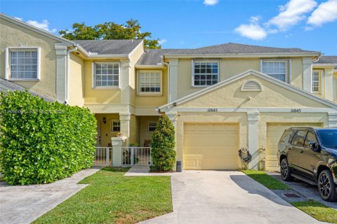 Touwnhouse à Miami, Floride 3 chambres, 129.32 m2 № 2390205