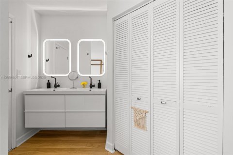 Touwnhouse à louer à Miami, Floride: 3 chambres, 129.32 m2 № 2390205 - photo 29