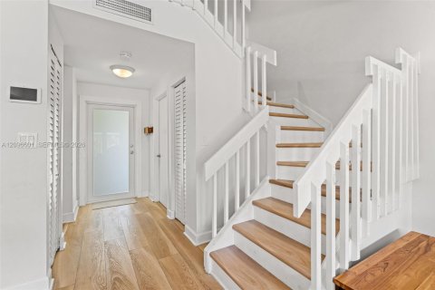 Touwnhouse à louer à Miami, Floride: 3 chambres, 129.32 m2 № 2390205 - photo 22