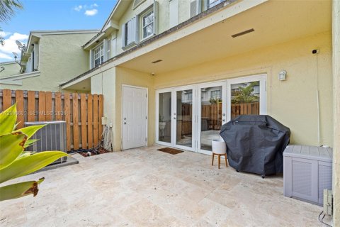 Touwnhouse à louer à Miami, Floride: 3 chambres, 129.32 m2 № 2390205 - photo 17