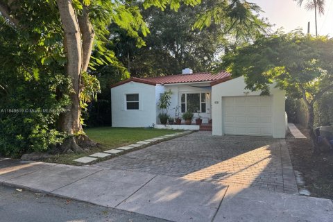 Casa en venta en Coral Gables, Florida, 2 dormitorios, 95.32 m2 № 1852275 - foto 1