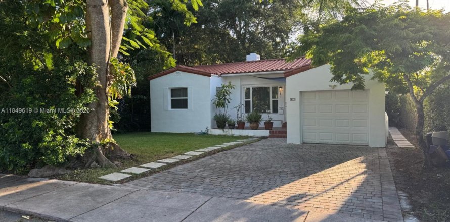 Casa en Coral Gables, Florida 2 dormitorios, 95.32 m2 № 1852275