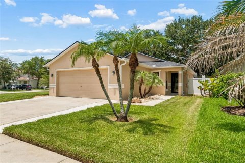 House in Wesley Chapel, Florida 3 bedrooms, 105.82 sq.m. № 2200163 - photo 2