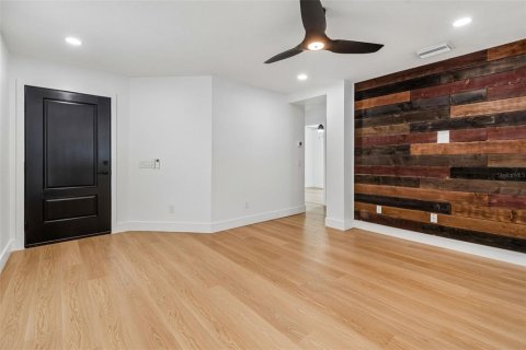 House in Wesley Chapel, Florida 3 bedrooms, 105.82 sq.m. № 2200163 - photo 13
