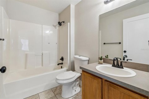 House in Wesley Chapel, Florida 3 bedrooms, 105.82 sq.m. № 2200163 - photo 30
