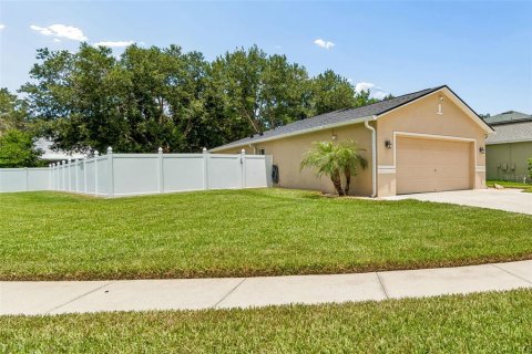 House in Wesley Chapel, Florida 3 bedrooms, 105.82 sq.m. № 2200163 - photo 6
