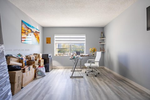 Купить кондоминиум в Халландейл-Бич, Флорида 2 спальни, 105.44м2, № 2002401 - фото 23