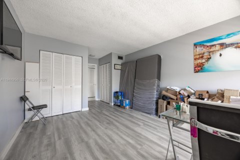 Купить кондоминиум в Халландейл-Бич, Флорида 2 спальни, 105.44м2, № 2002401 - фото 22