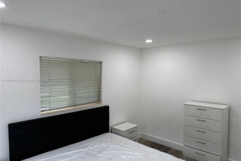 House in North Miami Beach, Florida 4 bedrooms, 150.97 sq.m. № 1961321 - photo 8