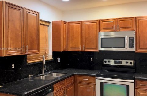 House in North Miami Beach, Florida 4 bedrooms, 150.97 sq.m. № 1961321 - photo 20