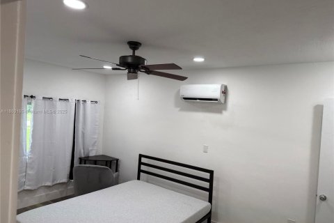 House in North Miami Beach, Florida 4 bedrooms, 150.97 sq.m. № 1961321 - photo 12