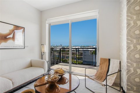 Condo in Miami, Florida, 1 bedroom  № 2081482 - photo 12