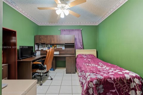 House in Homestead, Florida 5 bedrooms, 241.92 sq.m. № 1995497 - photo 21