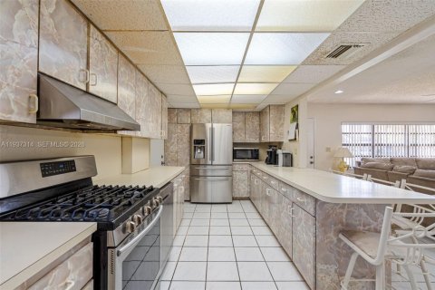 House in Homestead, Florida 5 bedrooms, 241.92 sq.m. № 1995497 - photo 8