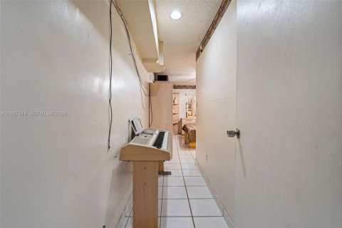 House in Homestead, Florida 5 bedrooms, 241.92 sq.m. № 1995497 - photo 16