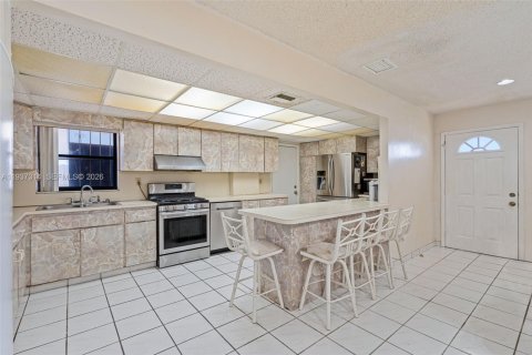 House in Homestead, Florida 5 bedrooms, 241.92 sq.m. № 1995497 - photo 12