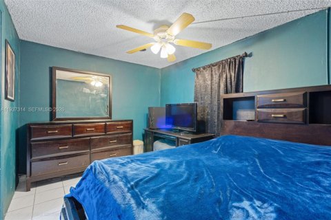 House in Homestead, Florida 5 bedrooms, 241.92 sq.m. № 1995497 - photo 17