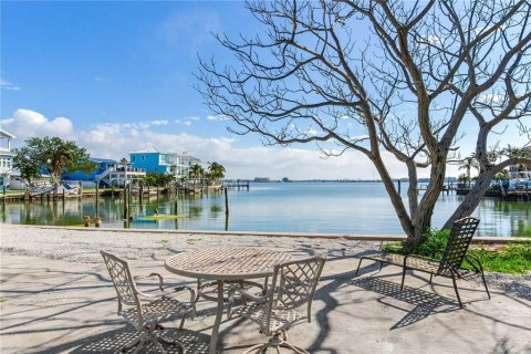 Terreno en venta en Redington Beach, Florida № 1553693 - foto 1