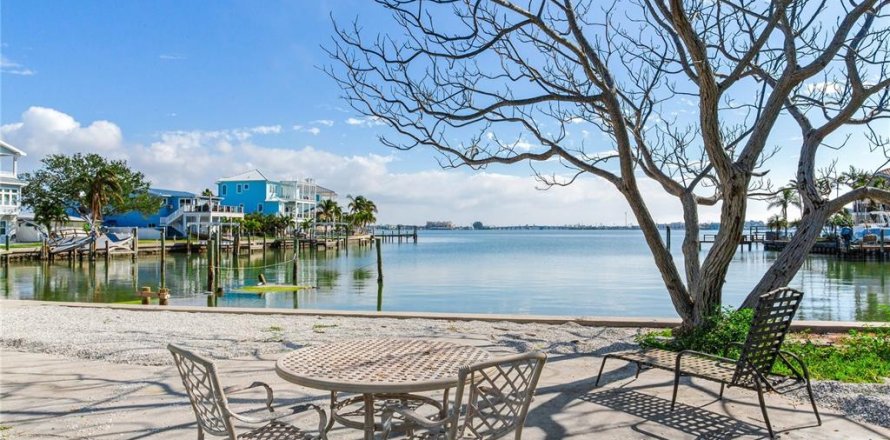 Terreno en Redington Beach, Florida № 1553693