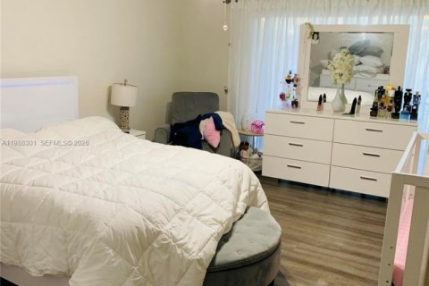 Condo in Davie, Florida, 3 bedrooms  № 2050444 - photo 13
