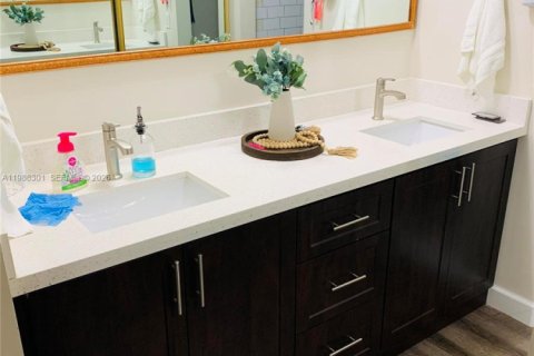 Condo in Davie, Florida, 3 bedrooms  № 2050444 - photo 17