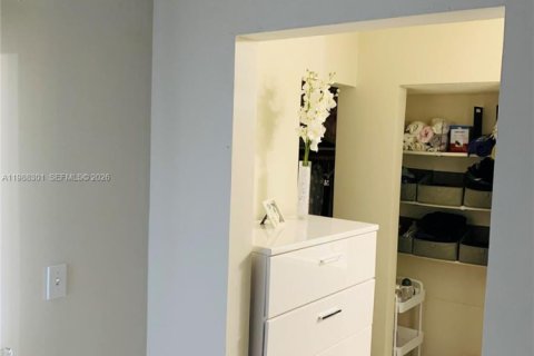 Condo in Davie, Florida, 3 bedrooms  № 2050444 - photo 15