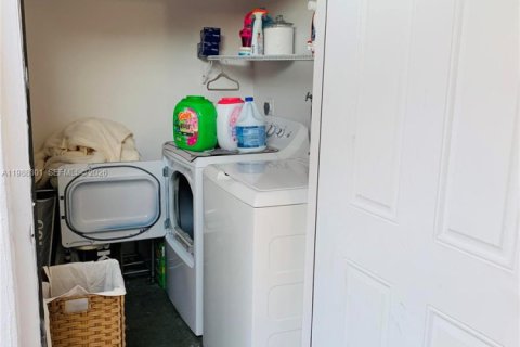 Condo in Davie, Florida, 3 bedrooms  № 2050444 - photo 18