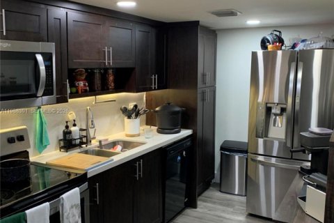 Condo in Davie, Florida, 3 bedrooms  № 2050444 - photo 3
