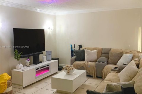 Condo in Davie, Florida, 3 bedrooms  № 2050444 - photo 1