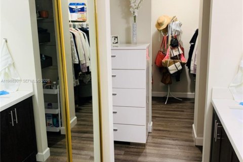 Condo in Davie, Florida, 3 bedrooms  № 2050444 - photo 14