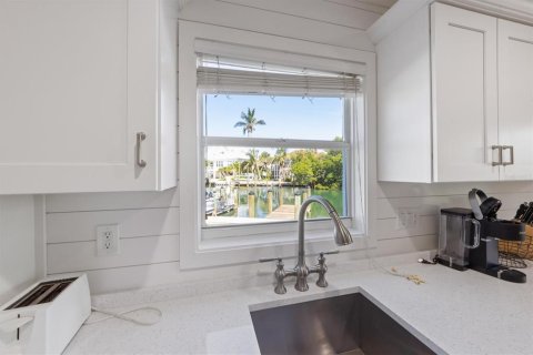 Condominio en venta en Anna Maria, Florida, 2 dormitorios, 76.37 m2 № 1835469 - foto 11