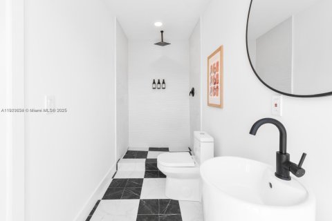 Villa ou maison à vendre à Miami, Floride: 3 chambres, 208.29 m2 № 1974743 - photo 11