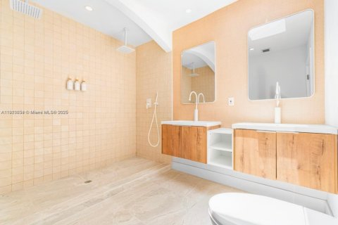 Villa ou maison à vendre à Miami, Floride: 3 chambres, 208.29 m2 № 1974743 - photo 14