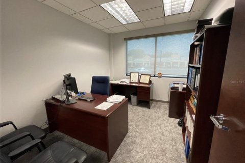 Immobilier commercial à louer à Leesburg, Floride: 4507.8 m2 № 2214703 - photo 12
