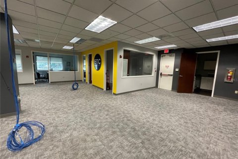 Immobilier commercial à louer à Leesburg, Floride: 4507.8 m2 № 2214703 - photo 10