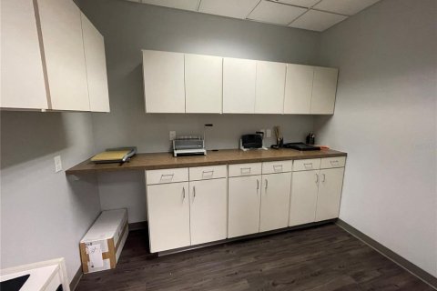Immobilier commercial à louer à Leesburg, Floride: 4507.8 m2 № 2214703 - photo 13